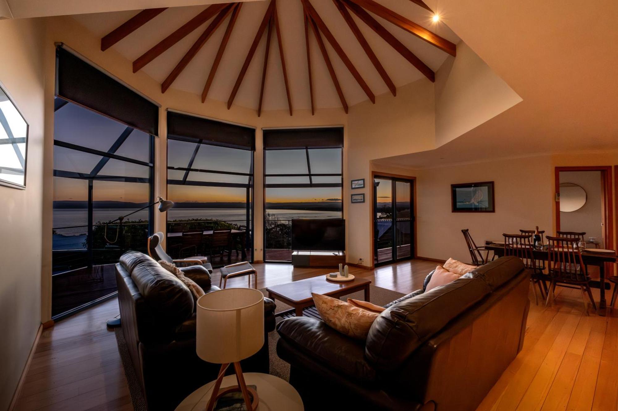 Waterline Holiday Home Coles Bay Buitenkant foto